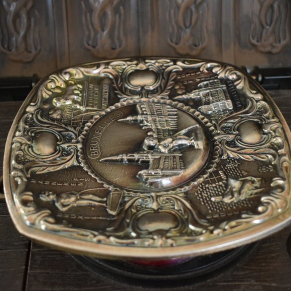 Vintage antique 3D ART WALL HANGING PLATE Brussels and its monuments - Picture 4 of 10